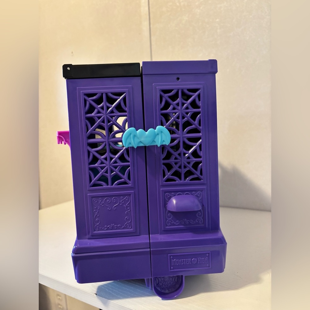 Monster High | Purple Toy Vehicle with Bat Design - Picture 5 of 7